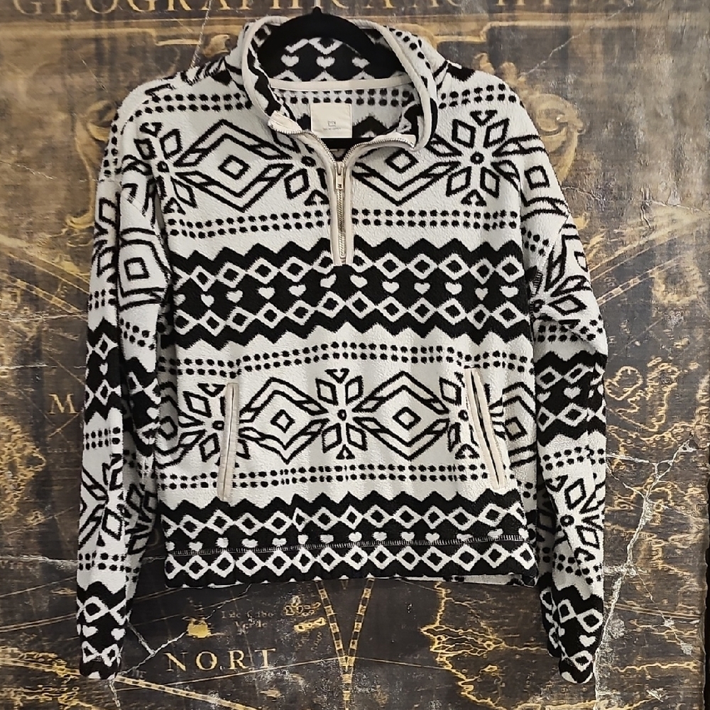 Thread & Supply Black And White Patterned Sweater - image 1